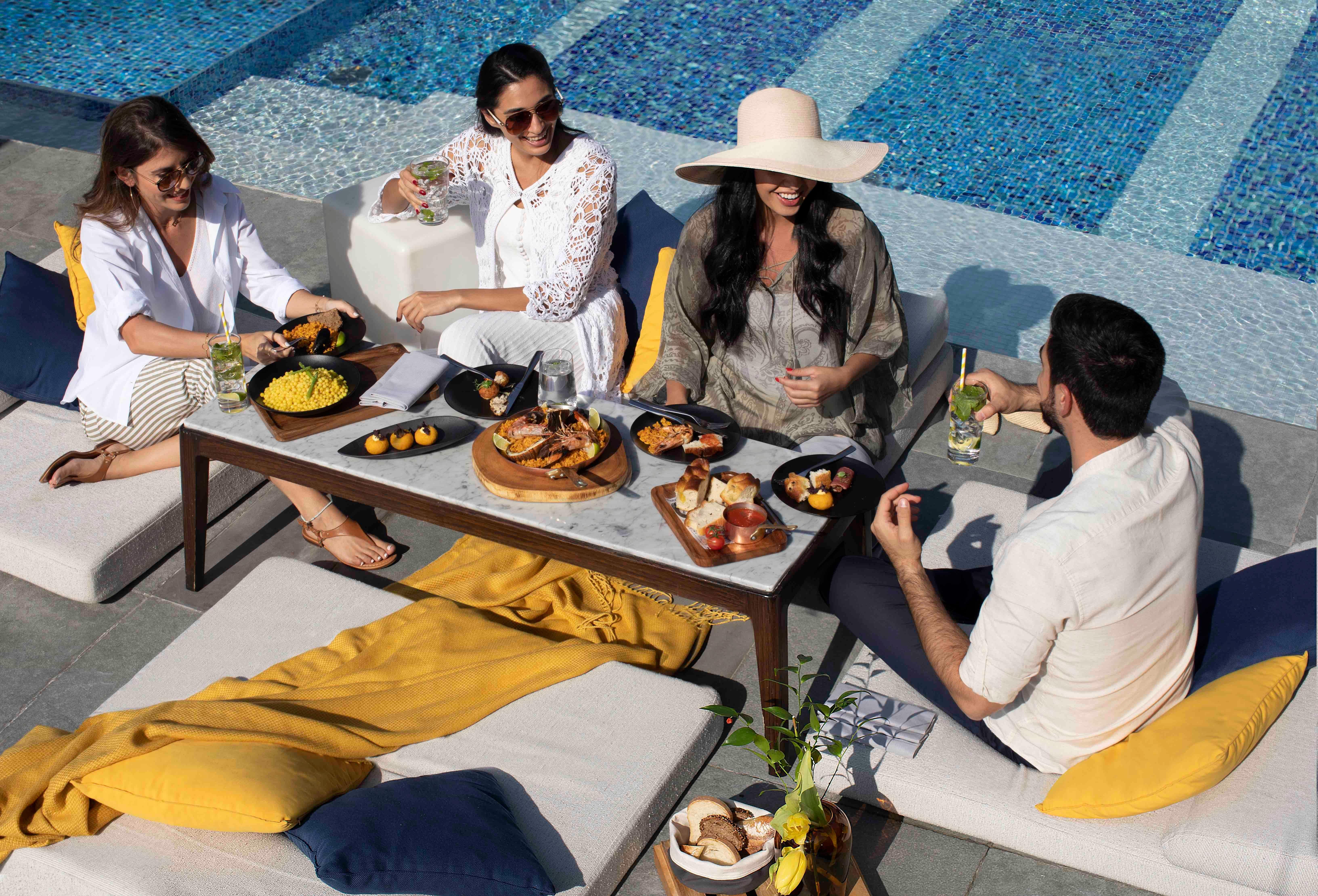 Voco Dubai By Ihg Hotel Luaran gambar The Pool at The Westin